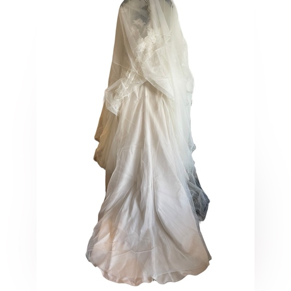 SOLD - Sophia Tolli “Prinia” Wedding Gown - Size 12 - Ret $2200 - Picture 6 of 16